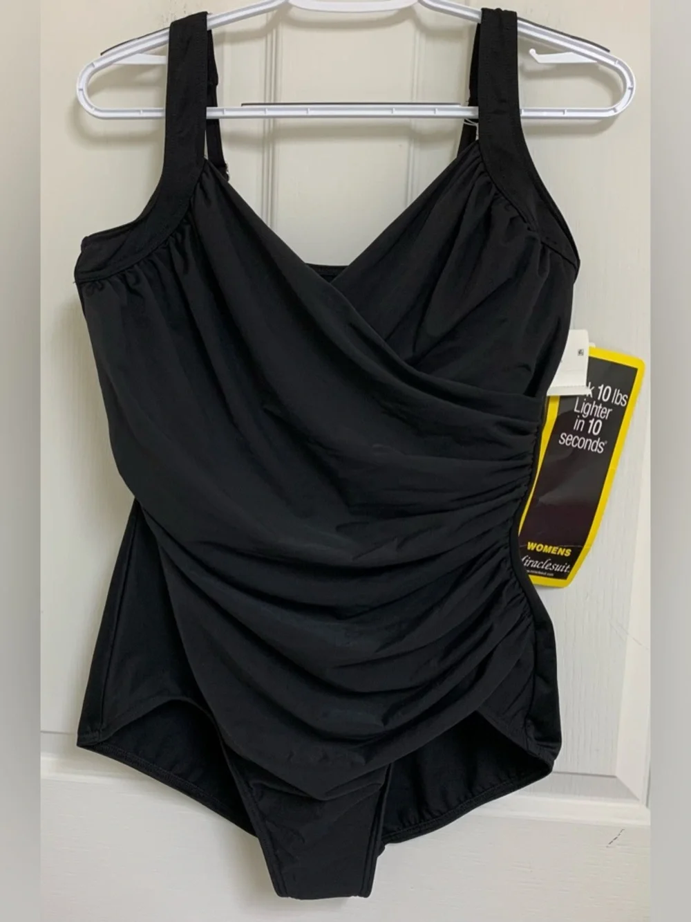 NWT Miraclesuit Sanibel Black One Piece Swimsuit Adjustable Straps Sz 18W